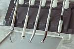 Стоматологическая установка WOD 550 верхняя подача в мягкой обивке, Серая - Фото 1